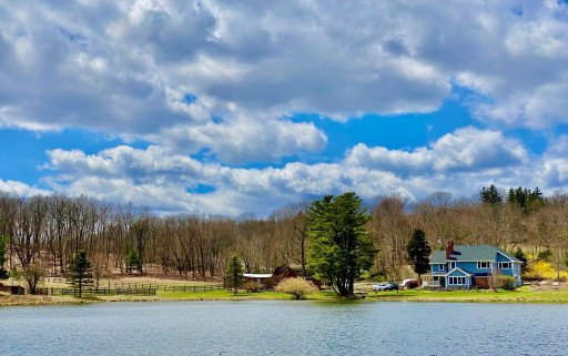 Sackett and Van Dam Cottage at Little 9 Farm Gears Up for Winter Fun