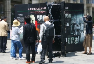 Among the hundreds visiting the exhibit, many were psychiatrists.