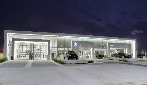 Street Volkswagen of Amarillo Earns Diamond Pin Award, Highest Volkswagen Award in the World