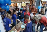 Youth for Human Rights St. Petersburg held community outreach event at the famous Peterland entertainment center where young singers and dancers performed and children played games that helped them learn their human rights.