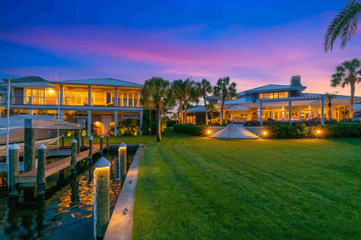 Reimagined Casey Key Compound Featuring 1.5 Acres Gulf to Bay Enters Market for $14 Million