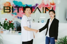 Bitmain's Head of APAC Sales Xiaojun Fan with BitDeer's Founder & CEO Celine Lu