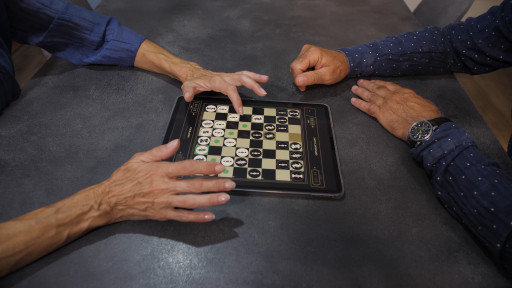 Does the iPad Make the Traditional Chessboard Redundant?