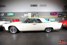 1962 Lincoln Continental convertible