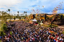 The first Ideal Org devoted to Ventura and Santa Barbara Counties opened before an exuberant audience of some 4,000 Scientologists and federal, state and local dignitaries. 