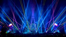 A Head Full of Dreams Tour Fills The Air With Laser Light