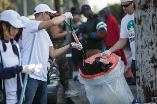 Kicking Off a Happy and Clean Holiday Season in Hollywood