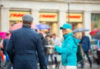 Drug-Free World volunteers 