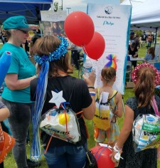 Children line up to sign the drug-free pledge 