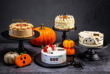 TOUS les JOURS Halloween Seasonal Cakes