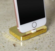 Brikk Lux iPhone Dock in 24k Yellow Gold