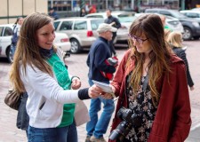 Volunteers from the Seattle chapter of The Way to Happiness Foundation share the universal message of The Way to Happiness. 