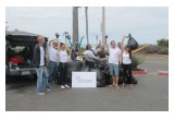 Volunteers at the BudTrader Beach Clean Up