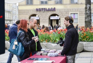 German volunteers provide factual information about drugs at information booths