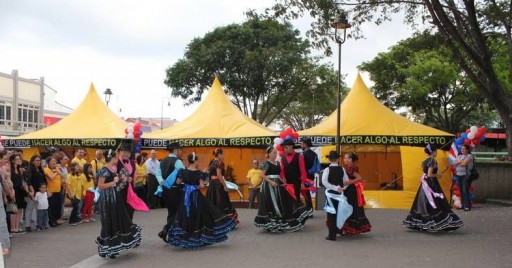 Scientology Volunteer Ministers Welcomed in Costa Rica With Dancing, Fanfare