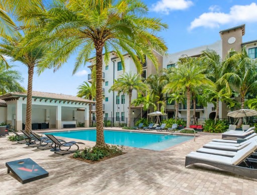 Lloyd Jones Buys Luxury South Florida Apartments