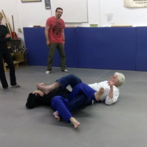 73-Year-Old Alaskan Kung Fu Teach Still Going Strong on Greatmats